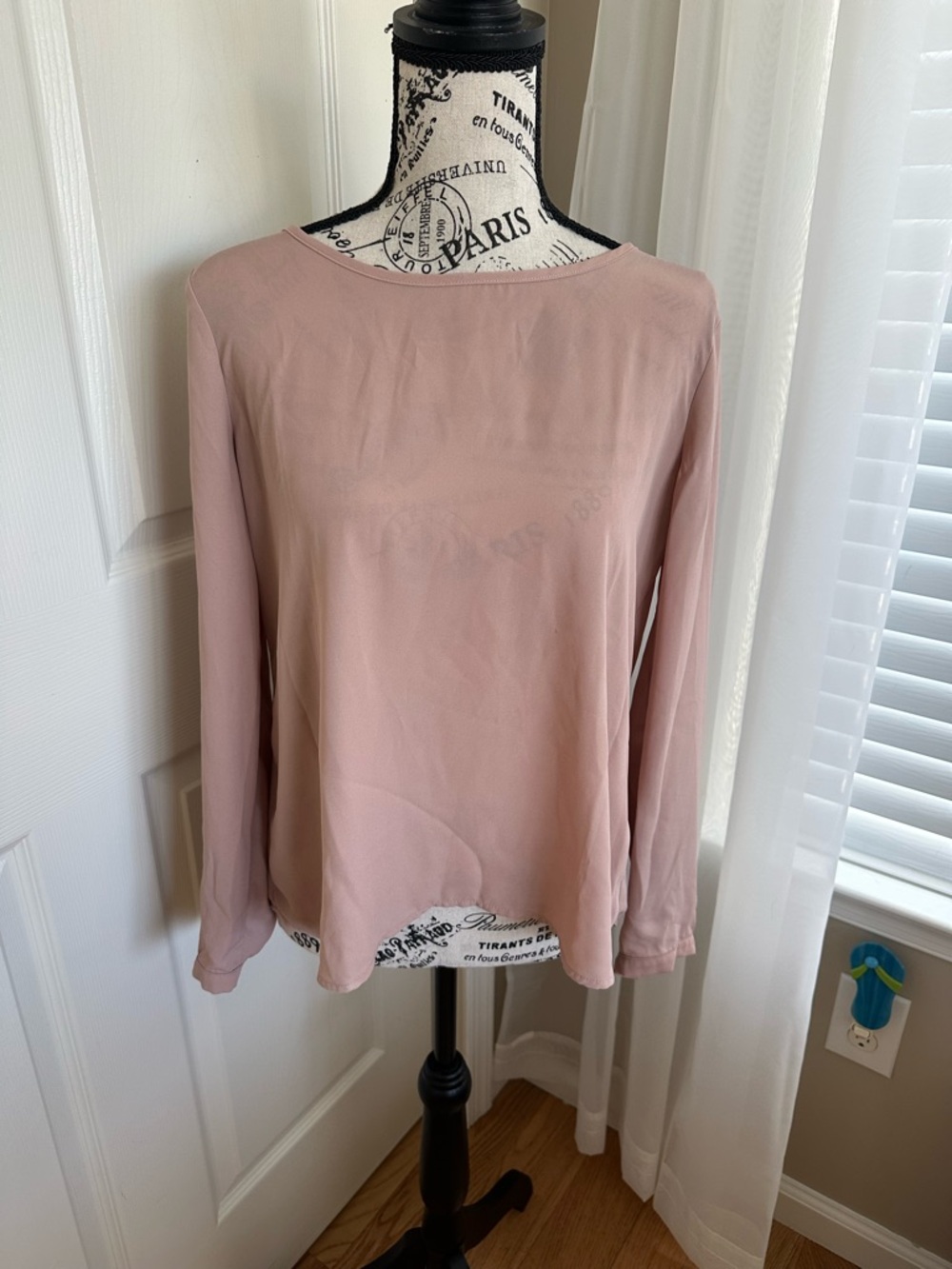 Forever 21 Sheer Long Sleeve Open Back Blouse Women’s Size Small